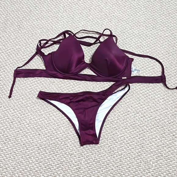 VS Pink Bikini - Picture 1 of 5